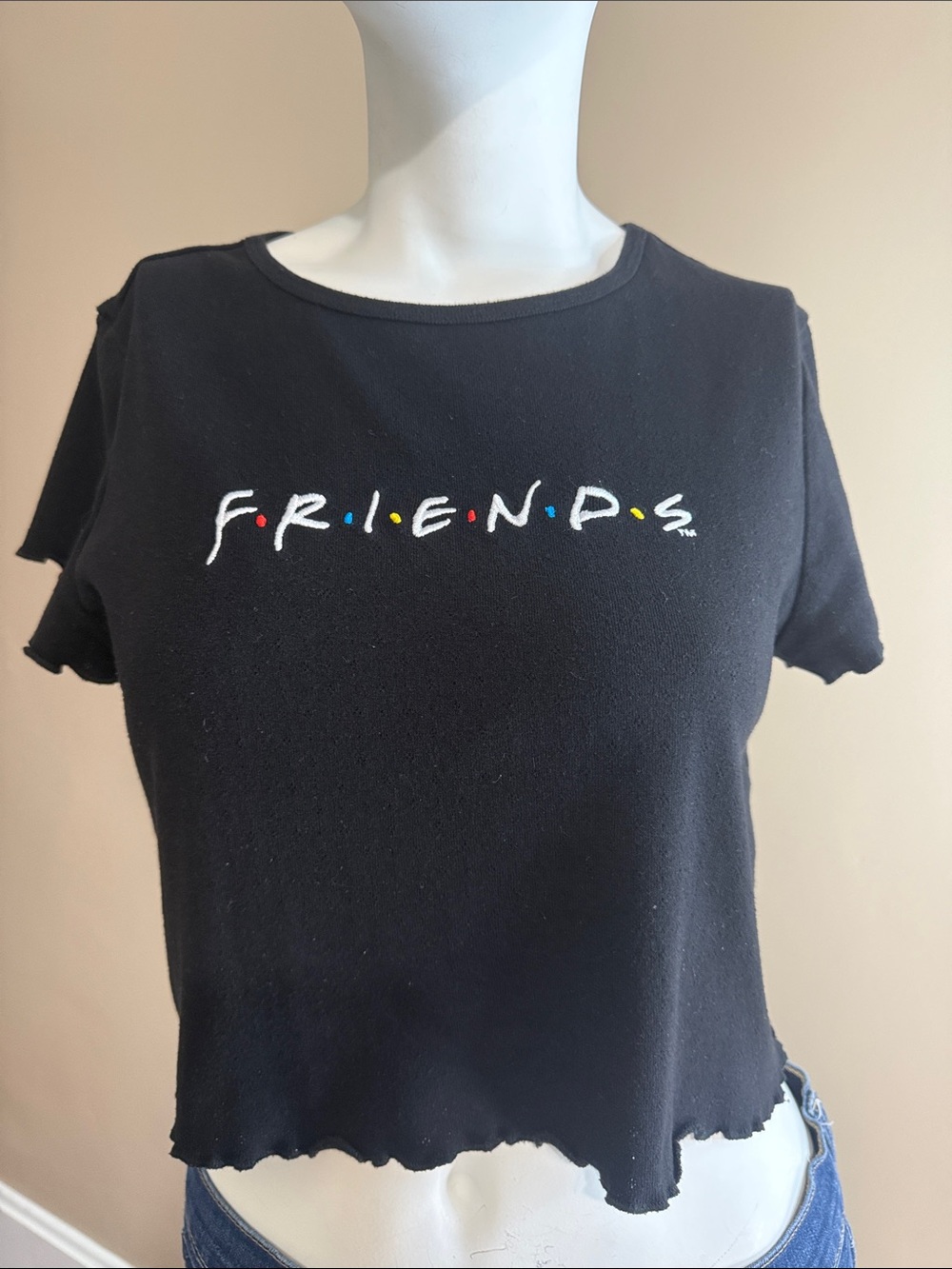 Warner Bros. Black 'FRIENDS' Logo Crop Tee